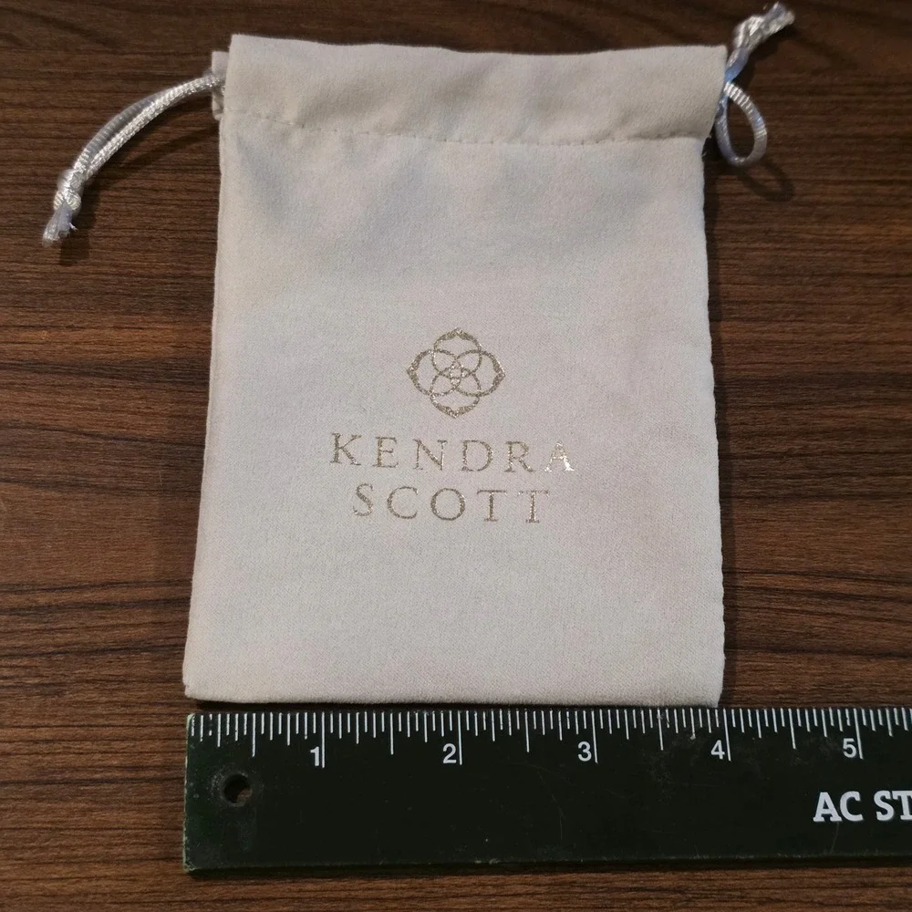Kendra‎ Scott Cream Jewelry Pouch Drawstring Dust Bag Gold Logo 4x5 Inch